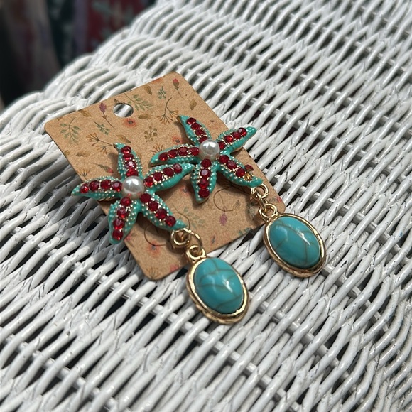 NWT Starfish Pearl Jeweled Dangle Earrings - Picture 8 of 10